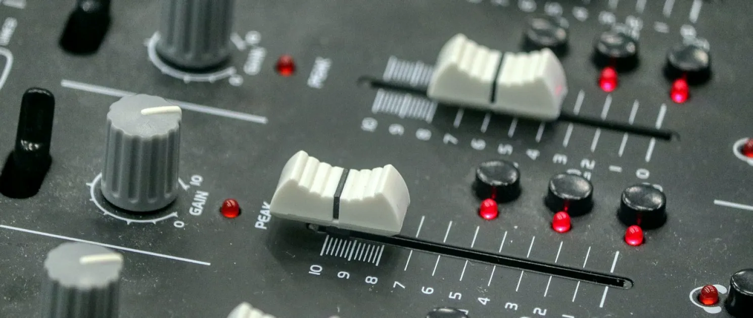 Calm control rooms for live television and streaming